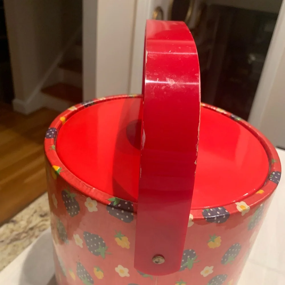 Vintage Strawberry Print Ice Bucket